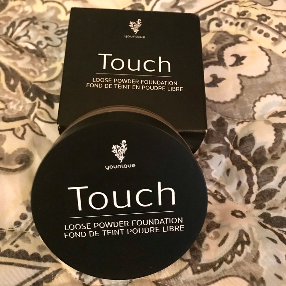 Younique Touch Mineral Loose Powder Foundation